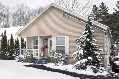 2 Bjorklund Ave