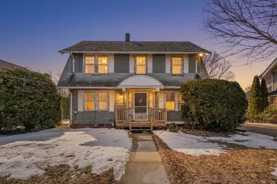 224 Riverdale St