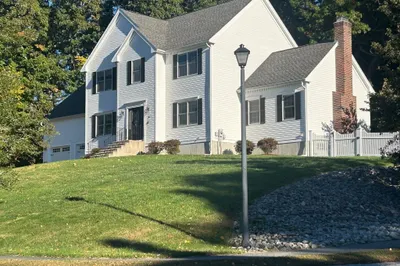 16 Hillcrest Rd 1