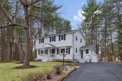 31 Maureen Dr 1