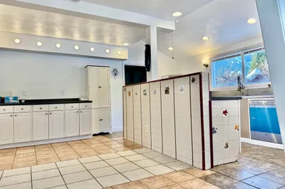 109 Forest Rd