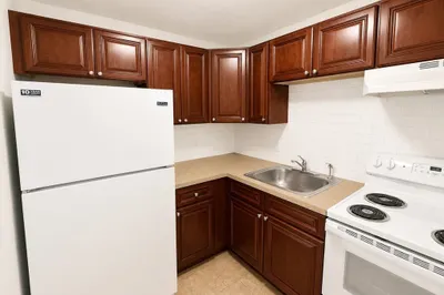 350 Highland Ave #L2 1