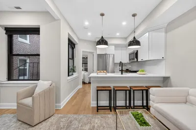 5 Garden Court St #3 1