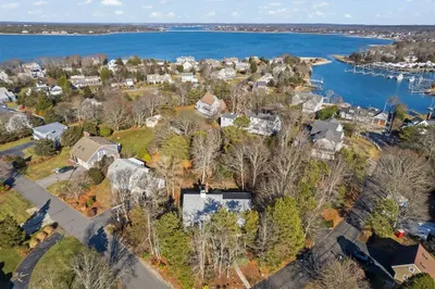 209 Waterside Dr 1