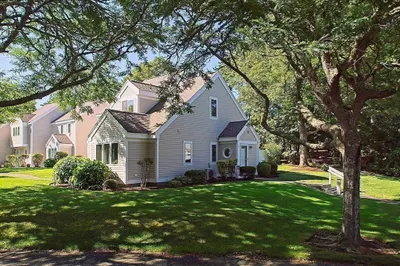 11 Howland Circle #11 1