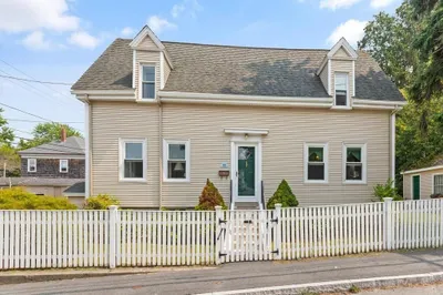 85 Friend St