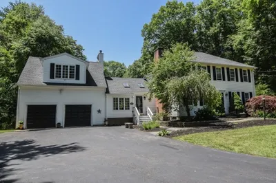 359 SE Main St 1