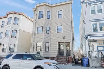 22-24 Gladstone Street 1