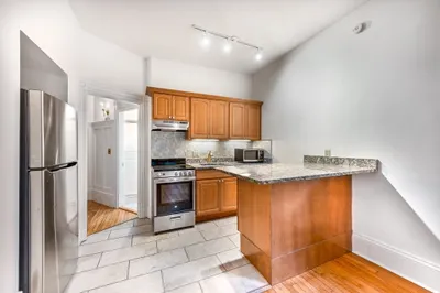 479 Beacon St #32 1