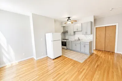 418 Massachusetts Ave #2