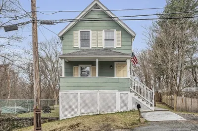 31 N Maple St 1