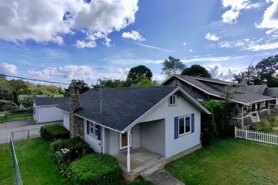 285 Huttleston Ave 1