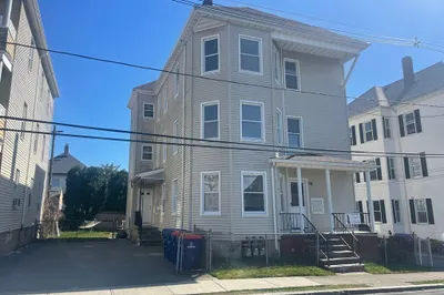 48 Woodlawn St #2 1
