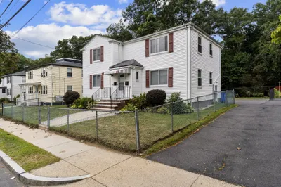 84 Gladeside Ave #2 1