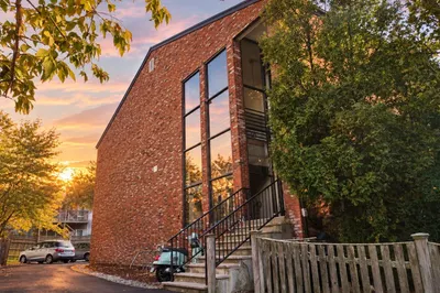 10 Roberts St #22 1