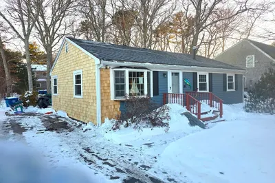 7 Yale Dr