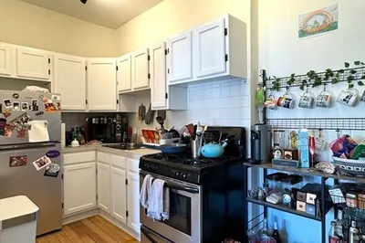 223 Harvard Ave #10