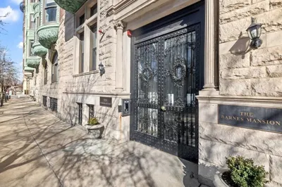 10 Charlesgate E #302
