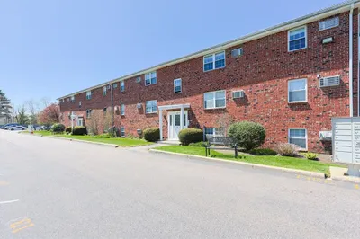 91 Pleasant Street #B10