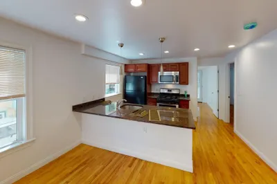 14 Iroquois Street #1 1