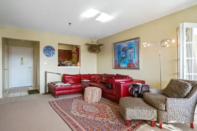 16 Harcourt Street #6H