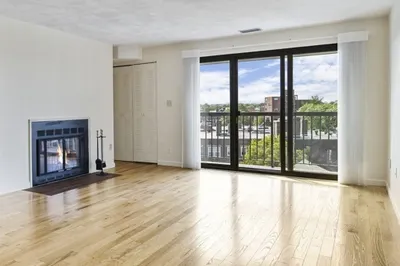1600 Massachusetts Ave #806