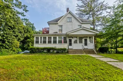 676 Front St