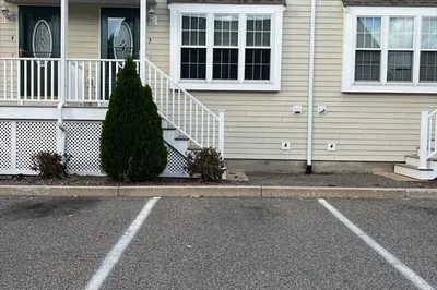 17 Foster St #3 1