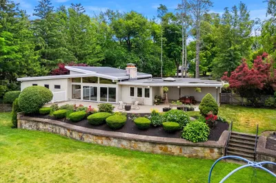 285 Brush Hill Rd 1