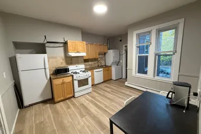 254 Windsor St #2R 1