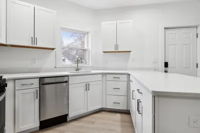 4 Crest Ave #2