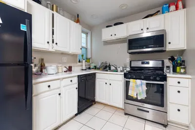 213 West 8th St #2