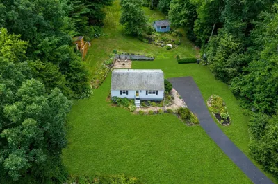 109 Town Farm Rd 1