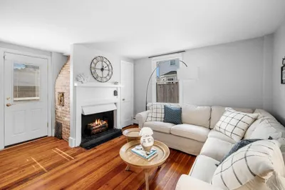 15 Columbia St