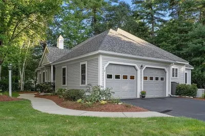 2 Duck Pond Ln #2