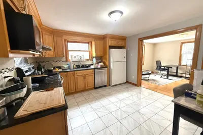15 Lyons Ct #1