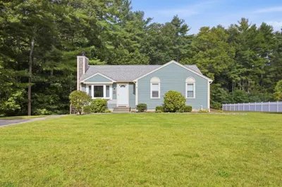 307 Elm St 1