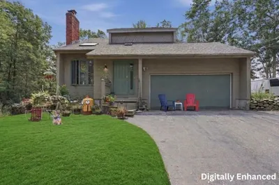 10 Evergreen Drive 1