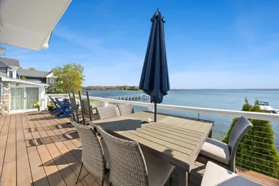 106 King Philip Ave 1