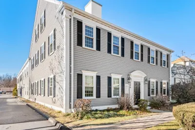 394 Lowell St #5