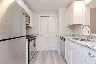 65 Greentree Lane #23