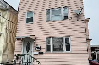 409 Moody St #1