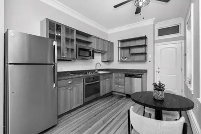 421 E 3rd St #1 1