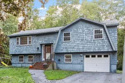 77 Hunt Rd 1