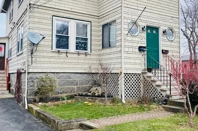140 Centre St #1 1