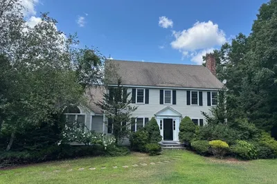 54 Kettle Hole Rd