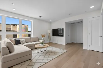 301 Border Street #411