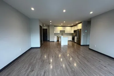 145 Newbury Ave #8