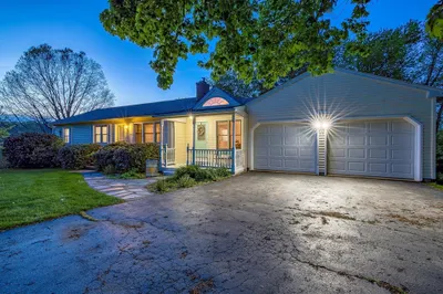 14 Kings Grant Rd