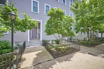 9 Mullins Ct #D 1